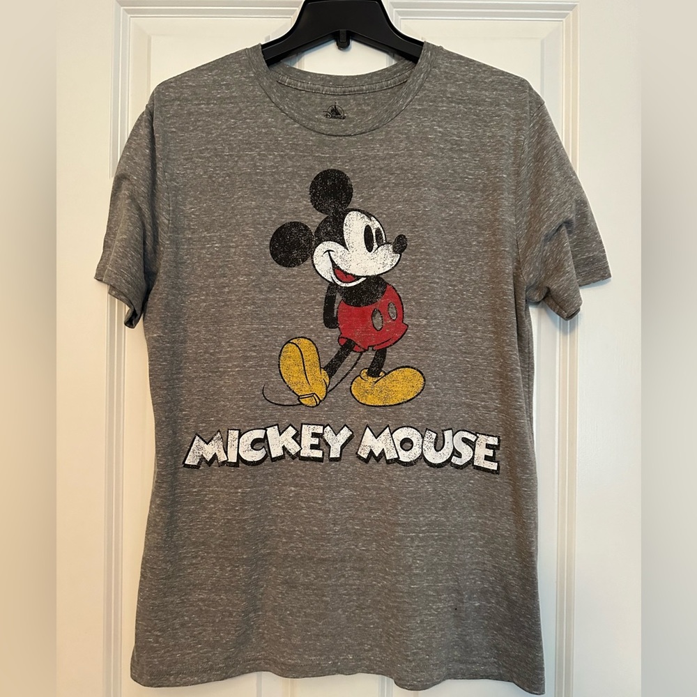 Disney Mickey Mouse Men’s Short Sleeve Tshirt size Medium
